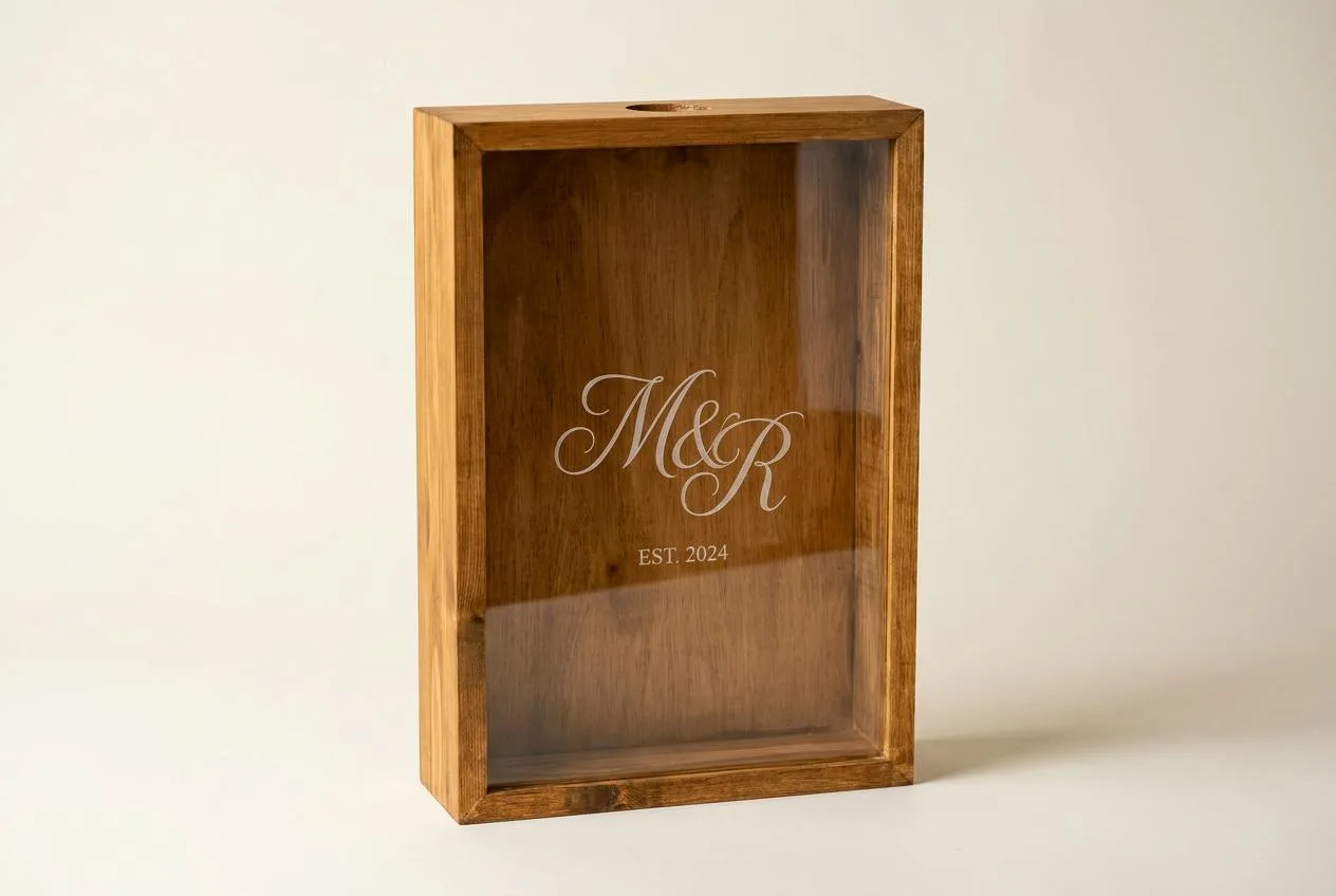 Gepersonaliseerde memory box groot met monogram en datum op het glas